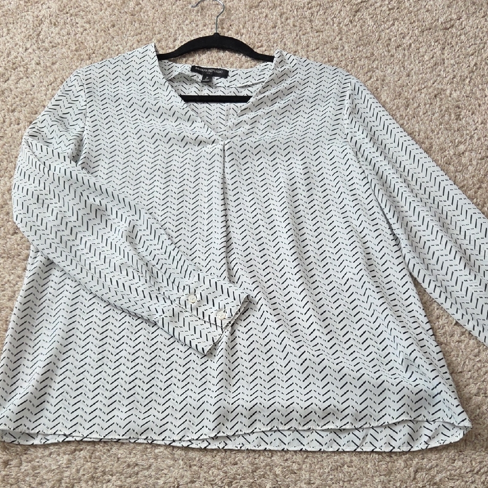 Banana Republic Black and White Chevron Blouse